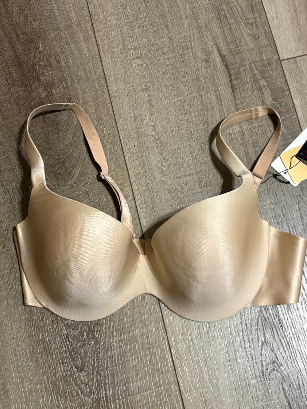 NWT Chantelle Ultra Sculpt T-Shirt Bra Size 36D Nude